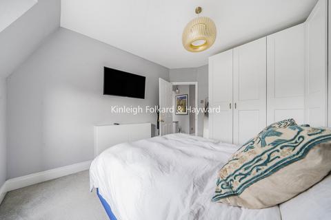 3 bedroom flat to rent, Chiswick Lane, Chiswick, London, W4