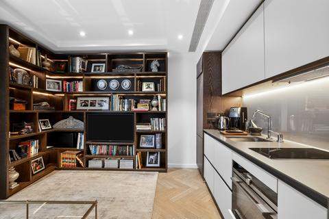 1 bedroom apartment for sale, 8 Circus Road West, London, SW11