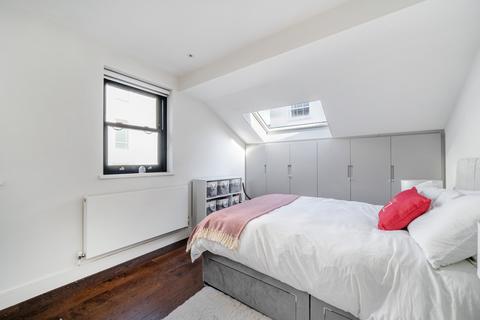 undefined, Gordon Close London N19