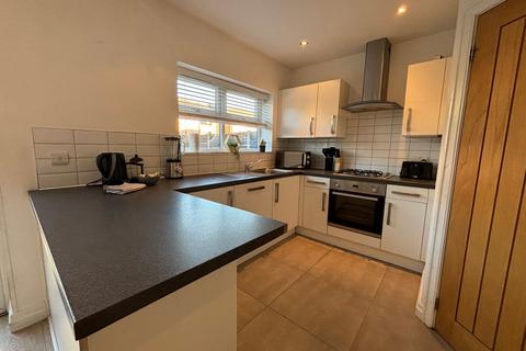 3 bedroom semi-detached house to rent, Park Lane, Salford, M6