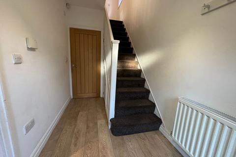 3 bedroom semi-detached house to rent, Park Lane, Salford, M6