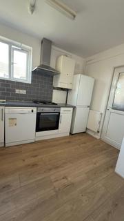 2 bedroom flat to rent, Enfield, EN3