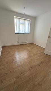 2 bedroom flat to rent, Enfield, EN3