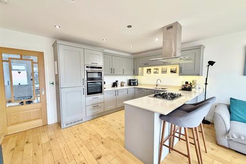 4 bedroom detached house for sale, Newtown Road, Verwood, Dorset, BH31