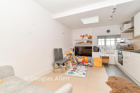 2 bedroom flat for sale, 61-63 High Street, Ilford IG6