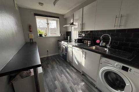 undefined, Caernarvon Close, Burton-On-Trent DE13