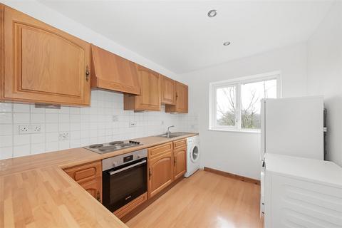 2 bedroom apartment for sale, Tupwood Lane, Caterham CR3
