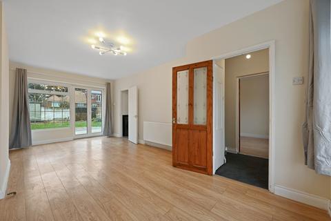 4 bedroom semi-detached house to rent, Bush Grove, London, NW9