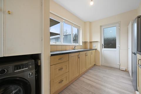 4 bedroom semi-detached house to rent, Bush Grove, London, NW9