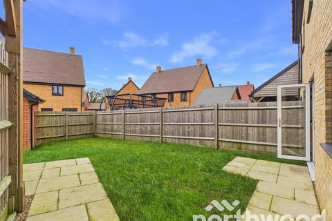 4 bedroom semi-detached house to rent, Heritage Road, Ashford, Ashford, TN25