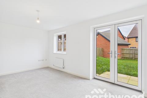 4 bedroom semi-detached house to rent, Heritage Road, Ashford, Ashford, TN25