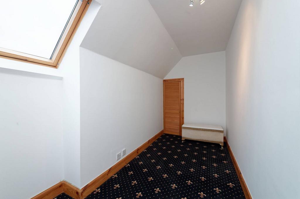 MFL8251410 670.jpg