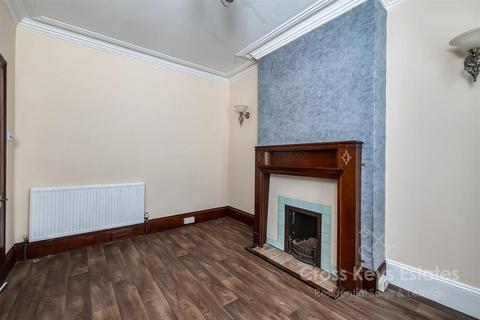 2 bedroom house to rent, Cotehele Avenue, Plymouth PL2