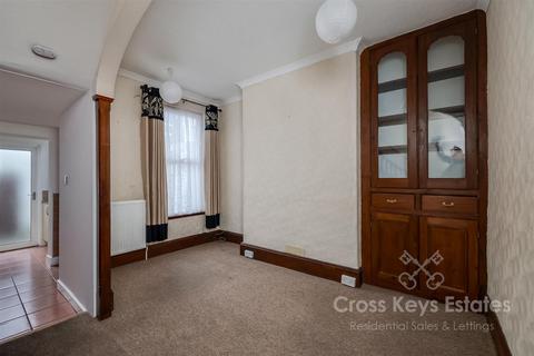 2 bedroom house to rent, Cotehele Avenue, Plymouth PL2