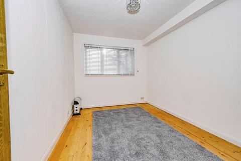 undefined, Tudor Close, Hatfield