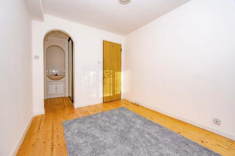 undefined, Tudor Close, Hatfield