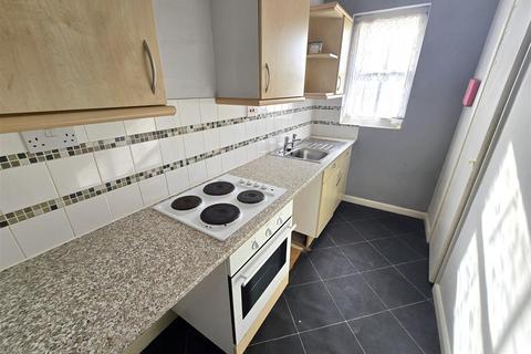 undefined, London Road South, Lowestoft