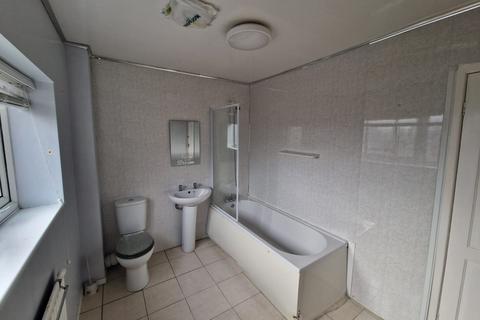 2 bedroom flat to rent, St. Aidans Street, Gateshead NE8