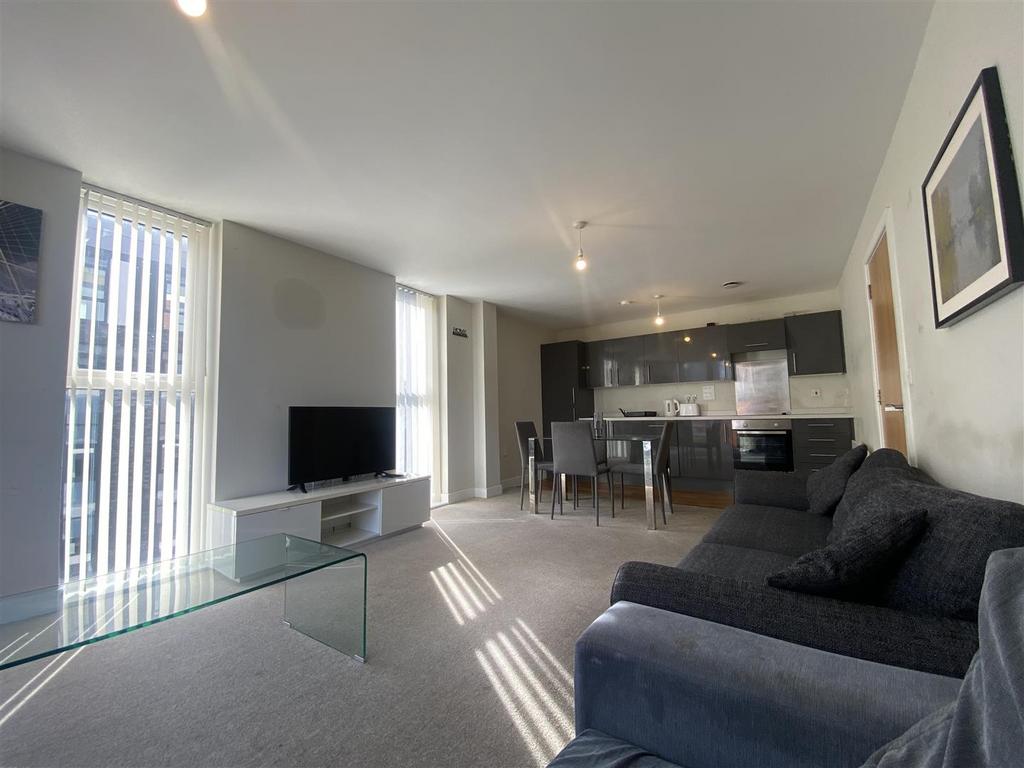 Lounge/Kitchen
