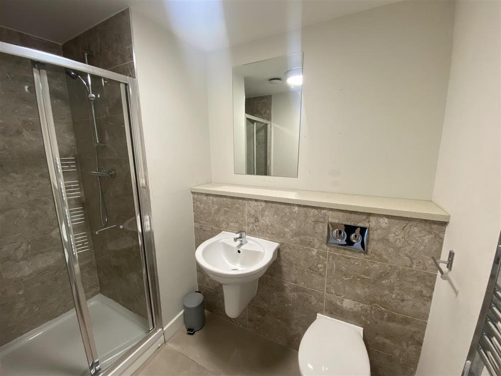 En-Suite Bathroom
