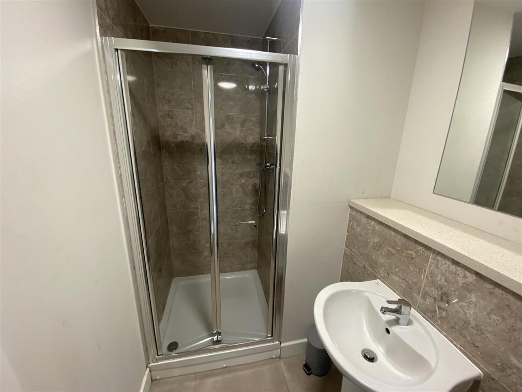 En-Suite Bathroom