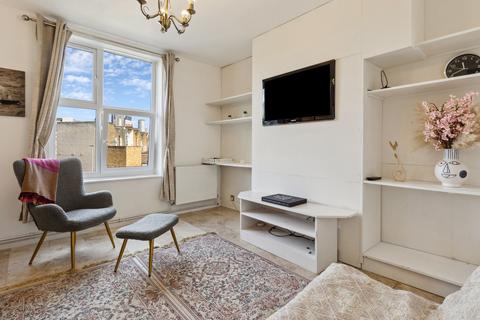 3 bedroom flat for sale, Wandsworth Road, London, SW8