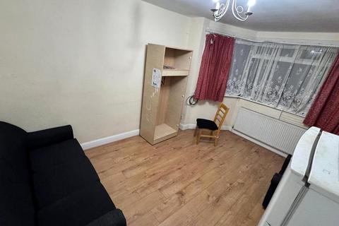 2 bedroom apartment to rent, Harrow, London HA2