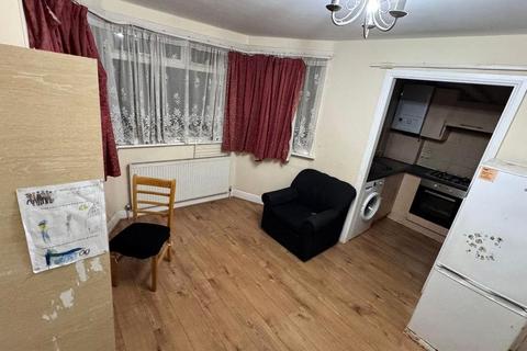 2 bedroom apartment to rent, Harrow, London HA2