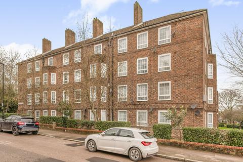 4 bedroom flat for sale, Kentwell Close, Turnham Road, London, SE4