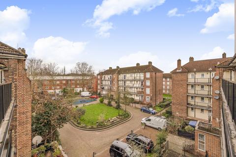 4 bedroom flat for sale, Kentwell Close, Turnham Road, London, SE4