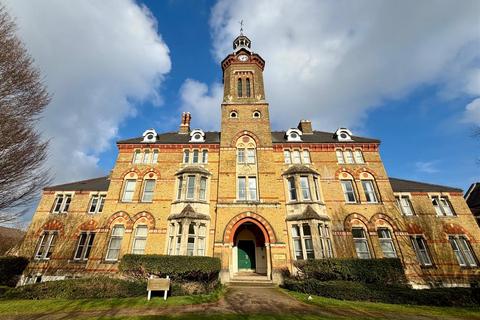 2 bedroom flat for sale, Keele Close, Watford WD24