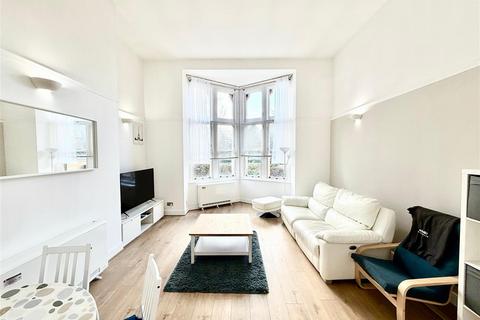 2 bedroom flat for sale, Keele Close, Watford WD24