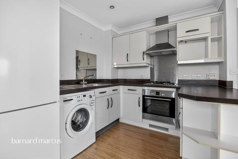 2 bedroom flat for sale, Woodcote Road, Wallington