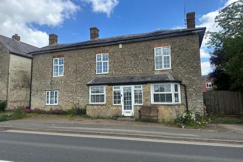 undefined, Watling Street, Potterspury, NN12