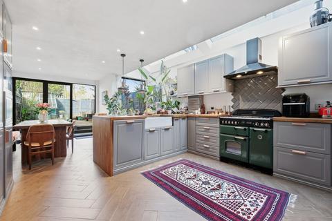 4 bedroom terraced house for sale, Sherrard Road, Manor Park