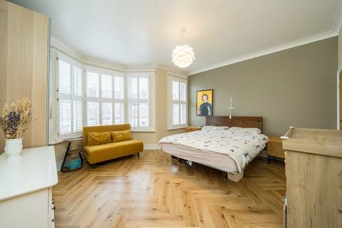 undefined, Drayton Avenue, London W13