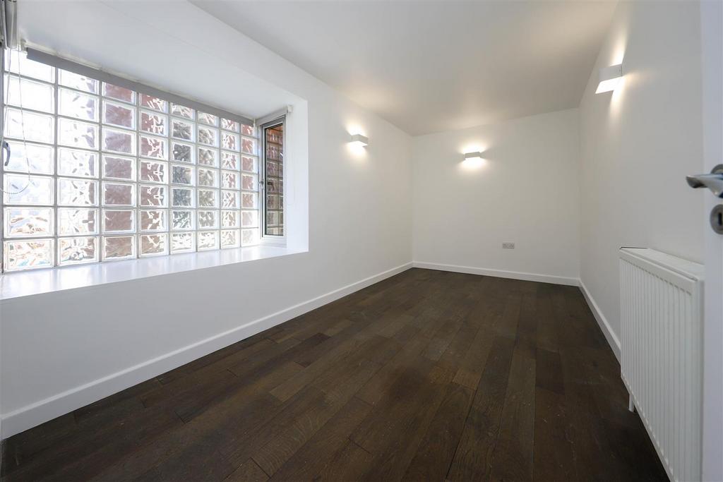 Nicholas james dorset house, bed 2.jpg