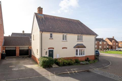 3 bedroom semi-detached house for sale, Meadowsweet Way, Hitchin SG5