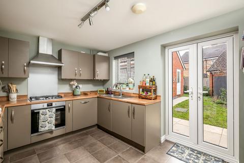 3 bedroom semi-detached house for sale, Meadowsweet Way, Hitchin SG5