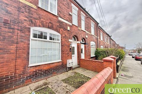 3 bedroom terraced house to rent, Pendlebury Road, Salford M27