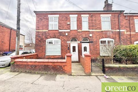 3 bedroom terraced house to rent, Pendlebury Road, Salford M27