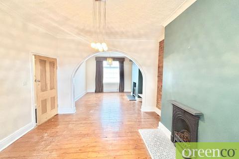 3 bedroom terraced house to rent, Pendlebury Road, Salford M27
