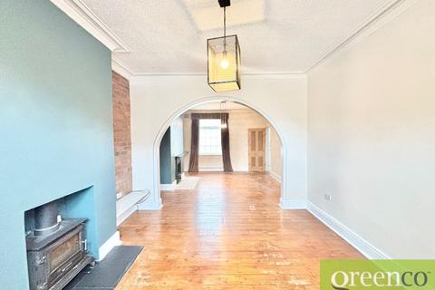 3 bedroom terraced house to rent, Pendlebury Road, Salford M27