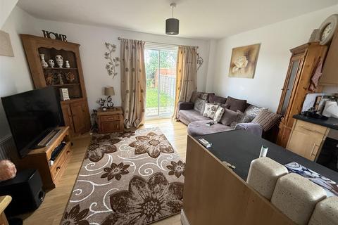 2 bedroom townhouse for sale, Trusley Close, Burton-On-Trent DE14
