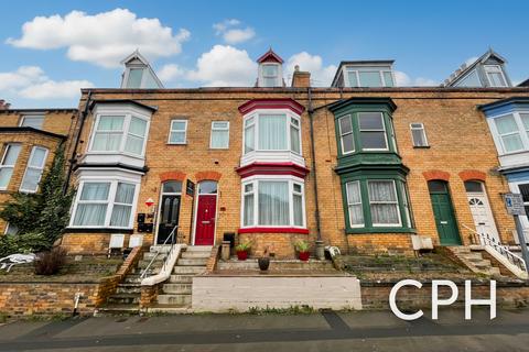 5 bedroom terraced house for sale, Langdale Road, Scarborough, YO12