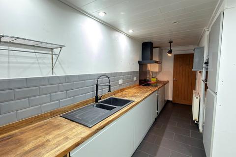 3 bedroom end of terrace house for sale, St. Marys Avenue, Wittering, Peterborough