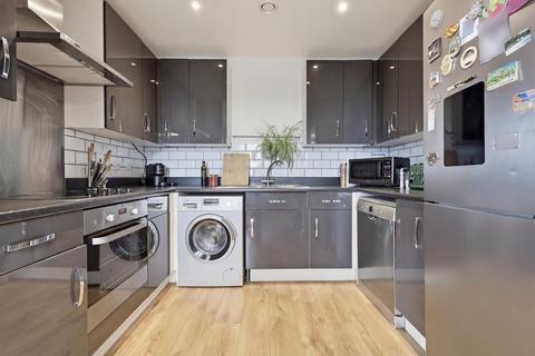 2 bedroom flat for sale, Cannon Road, London