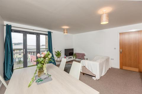 2 bedroom apartment for sale, St Stephens Court, Maritime Quarter,Marina, Swansea