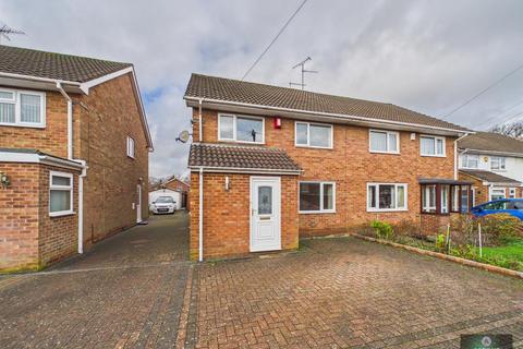 3 bedroom house to rent, Crabbet Road, Crawley RH10