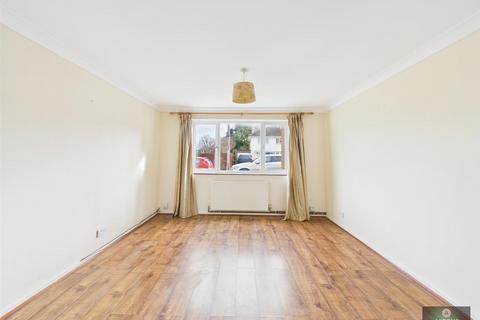 3 bedroom house to rent, Crabbet Road, Crawley RH10